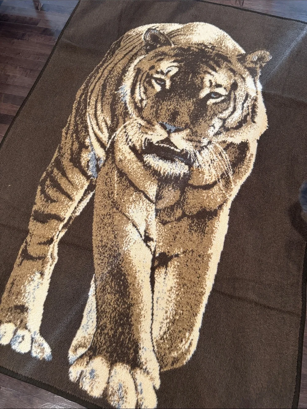 Vintage tiger throw blanket